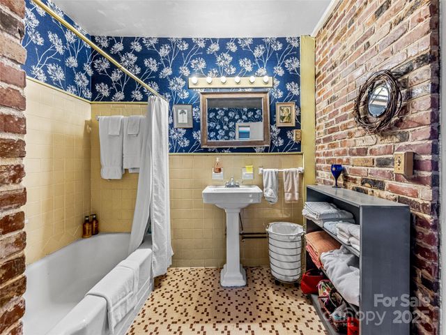 1411 Cabin Creek Road, Zirconia, NC 28790