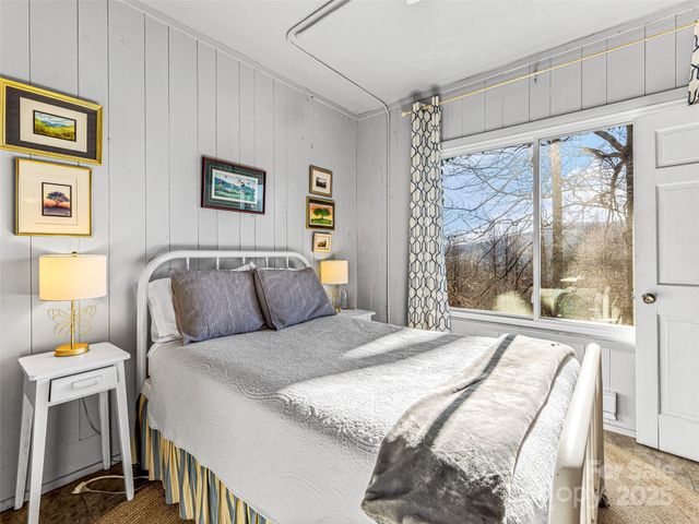 1411 Cabin Creek Road, Zirconia, NC 28790