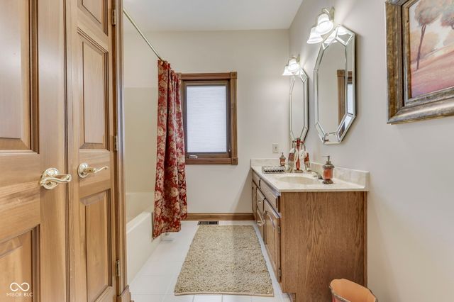 8888 Classic View Drive, Indianapolis, IN 46217