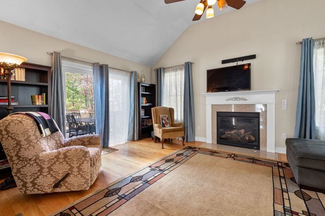 27 Wellesley Drive, Pelham, NH 03076