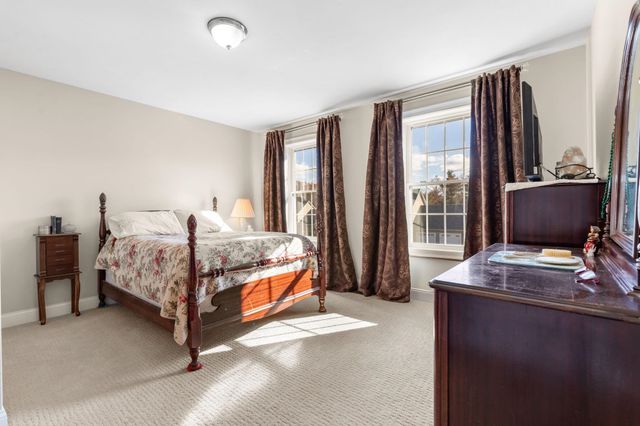 27 Wellesley Drive, Pelham, NH 03076