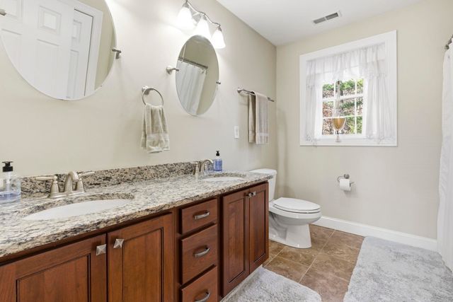 27 Wellesley Drive, Pelham, NH 03076