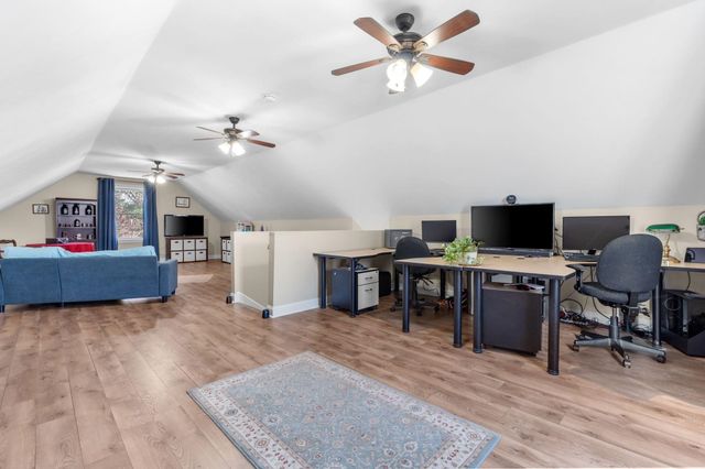 27 Wellesley Drive, Pelham, NH 03076