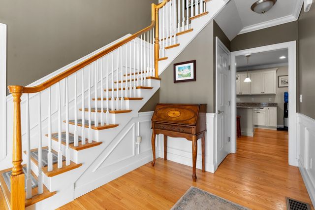 27 Wellesley Drive, Pelham, NH 03076