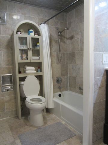 2400 W Talcott Road 223, Park Ridge, IL 60068