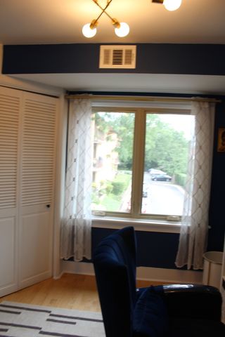2400 W Talcott Road 223, Park Ridge, IL 60068