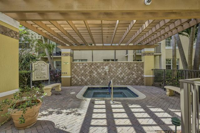 1801 N Flagler Drive 901, West Palm Beach, FL 33407