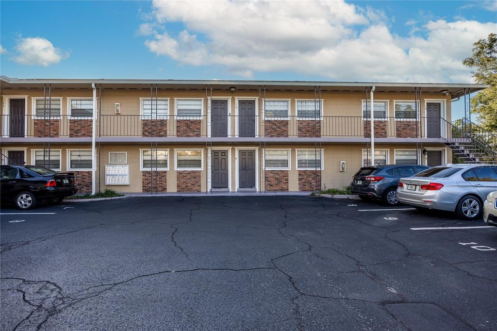 501 NW 15TH AVENUE 12, Gainesville, FL 32601