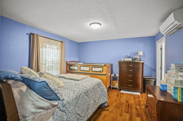 730 N Russell St, Portland, TN 37148