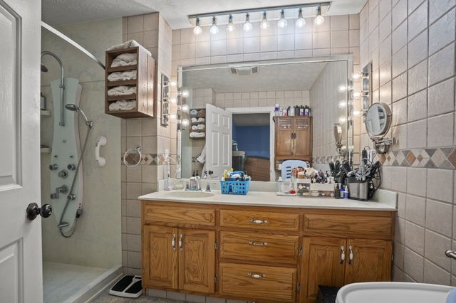 730 N Russell St, Portland, TN 37148