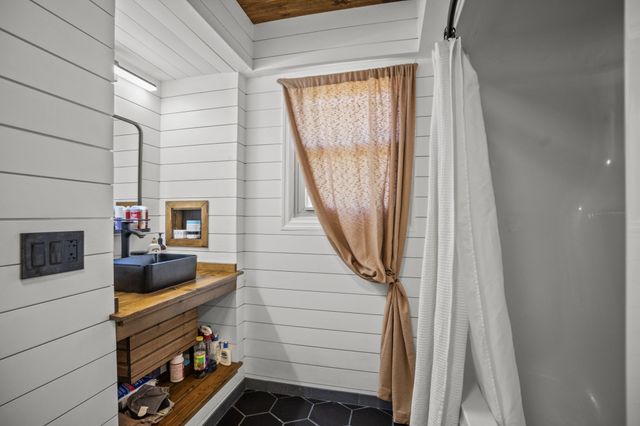 730 N Russell St, Portland, TN 37148