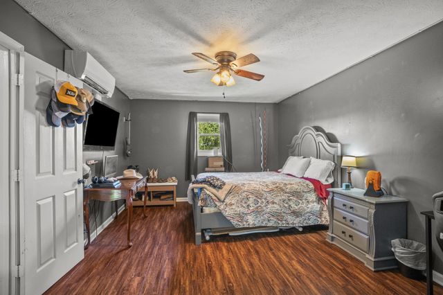 730 N Russell St, Portland, TN 37148