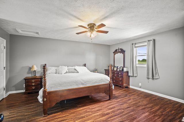 730 N Russell St, Portland, TN 37148