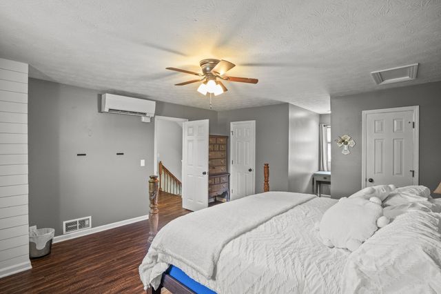 730 N Russell St, Portland, TN 37148