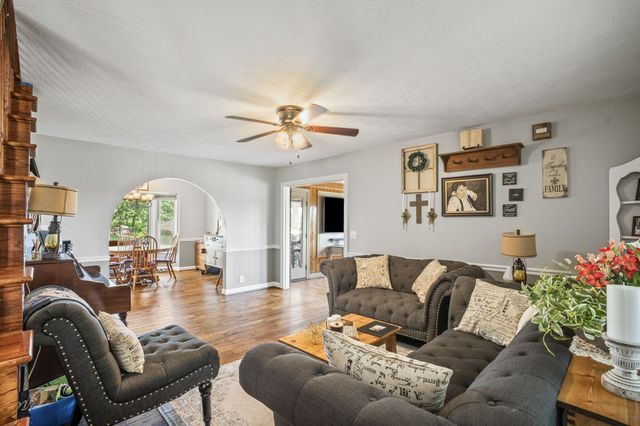 730 N Russell St, Portland, TN 37148