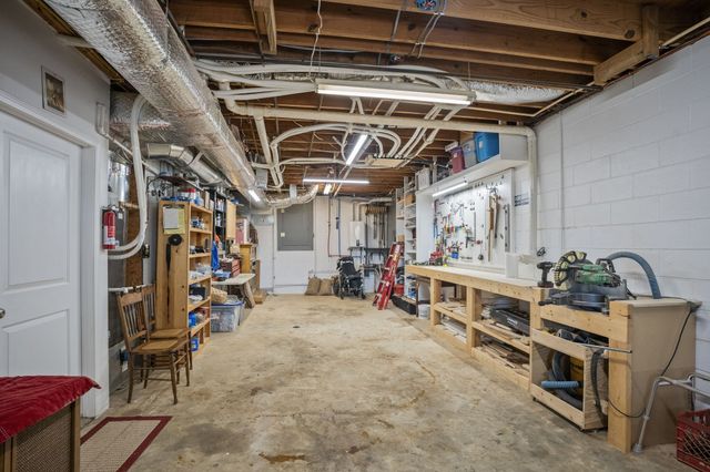 730 N Russell St, Portland, TN 37148