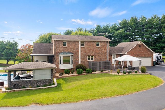 730 N Russell St, Portland, TN 37148