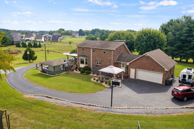 730 N Russell St, Portland, TN 37148