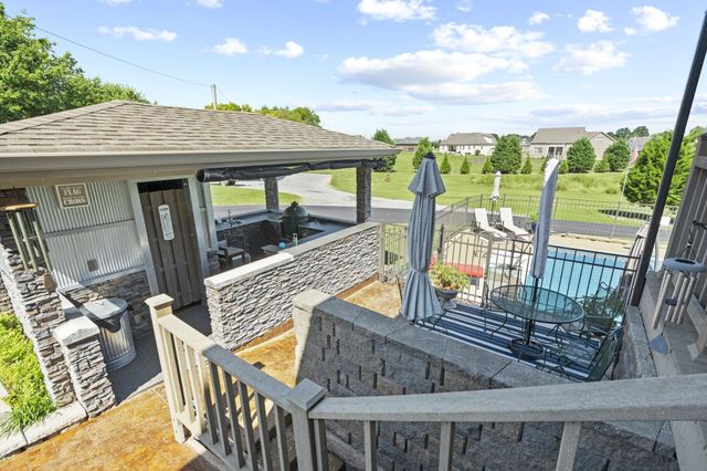 730 N Russell St, Portland, TN 37148