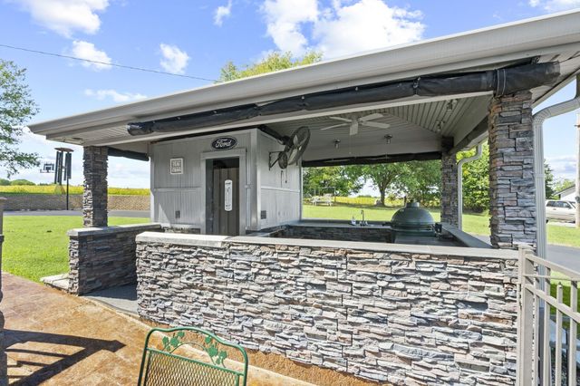 730 N Russell St, Portland, TN 37148