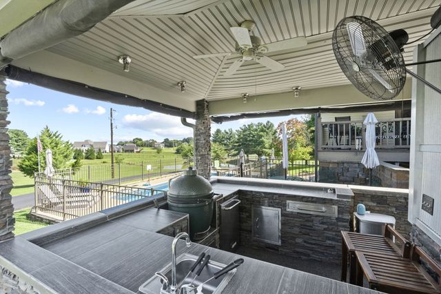 730 N Russell St, Portland, TN 37148