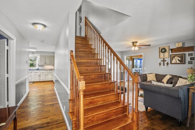 730 N Russell St, Portland, TN 37148