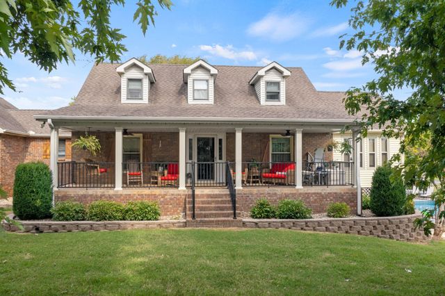 730 N Russell St, Portland, TN 37148