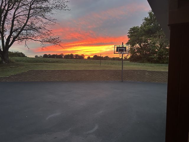 730 N Russell St, Portland, TN 37148