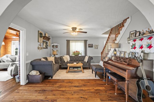 730 N Russell St, Portland, TN 37148