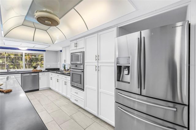 6035 LEELAND STREET S, St Petersburg, FL 33715