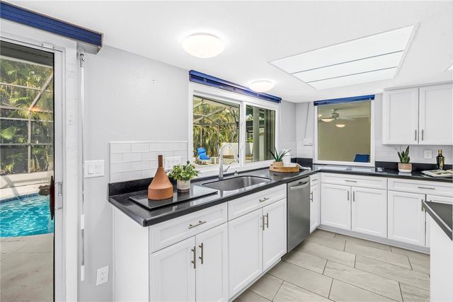 6035 LEELAND STREET S, St Petersburg, FL 33715
