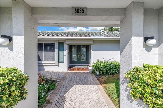 6035 LEELAND STREET S, St Petersburg, FL 33715