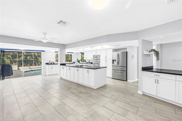6035 LEELAND STREET S, St Petersburg, FL 33715