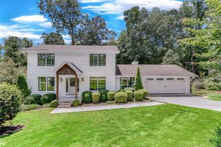925 Parkhill Place, Gainesville, GA 30501