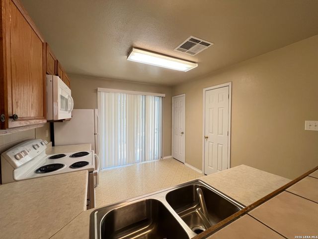 52 Autumn Pass, San Antonio, TX 78245