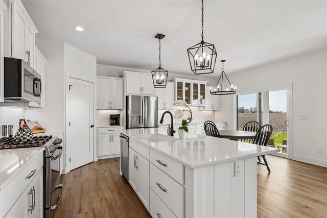 4650 180th Street, Urbandale, IA 50263