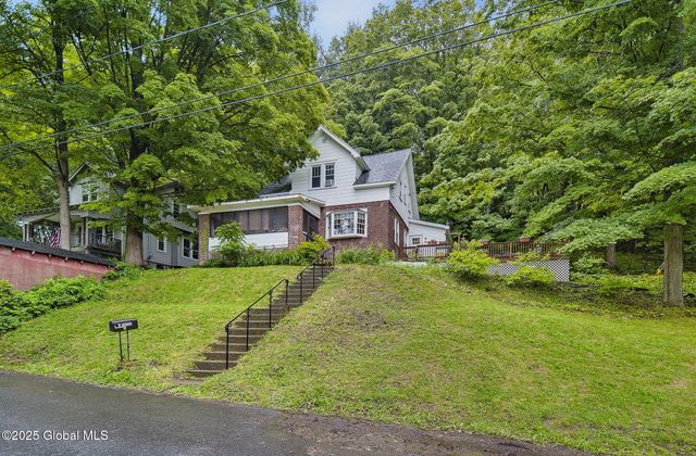 1 Yates Street, Brunswick, NY 12180