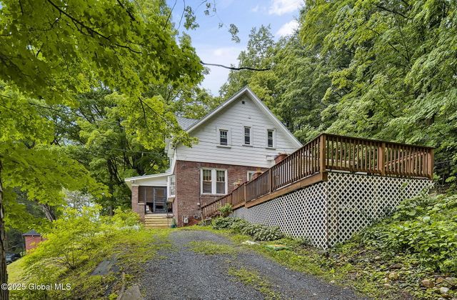 1 Yates Street, Brunswick, NY 12180