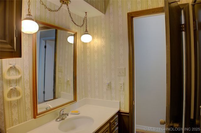 7261 E 57th Street, Tulsa, OK 74145