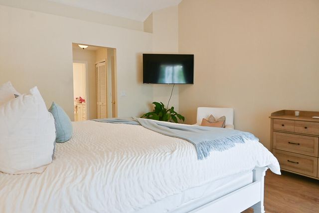 12828 Meadowbreeze Drive, Wellington, FL 33414