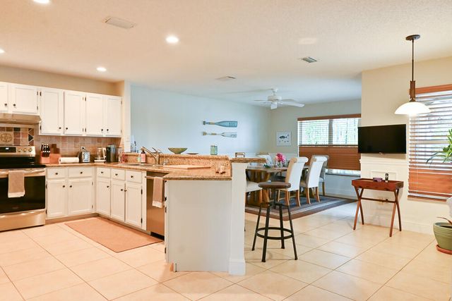 12828 Meadowbreeze Drive, Wellington, FL 33414