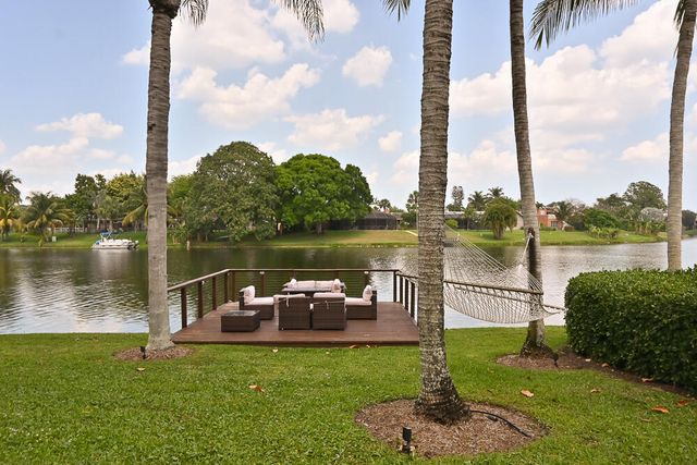 12828 Meadowbreeze Drive, Wellington, FL 33414