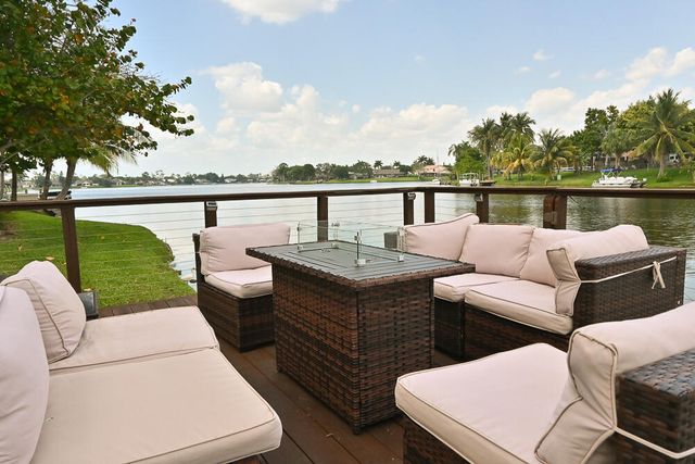 12828 Meadowbreeze Drive, Wellington, FL 33414