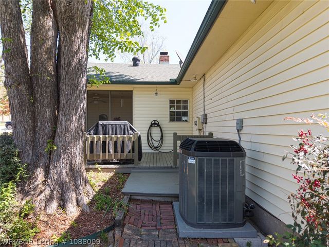 1704 Weeks Lane, Fort Smith, AR 72903