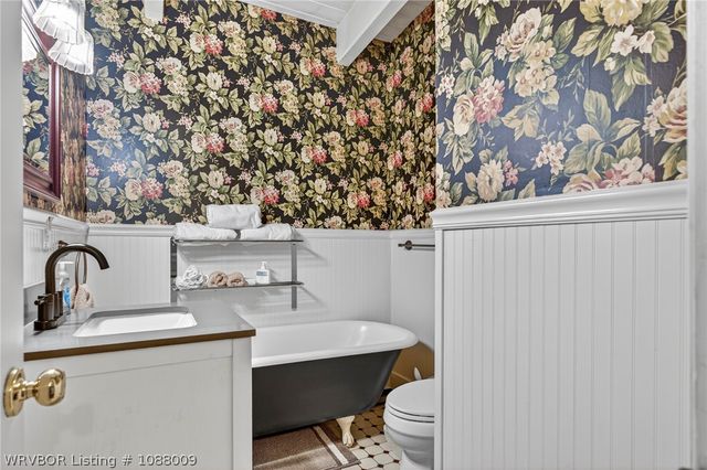 1704 Weeks Lane, Fort Smith, AR 72903