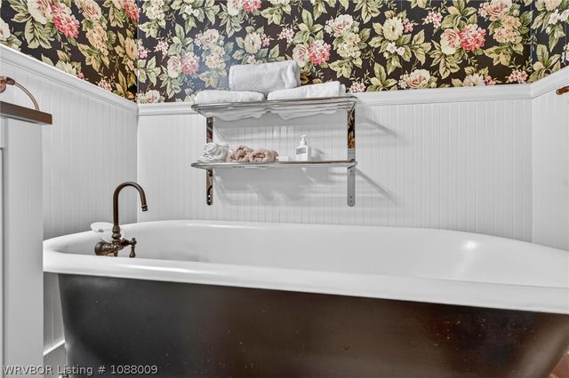 1704 Weeks Lane, Fort Smith, AR 72903