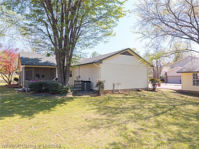 1704 Weeks Lane, Fort Smith, AR 72903