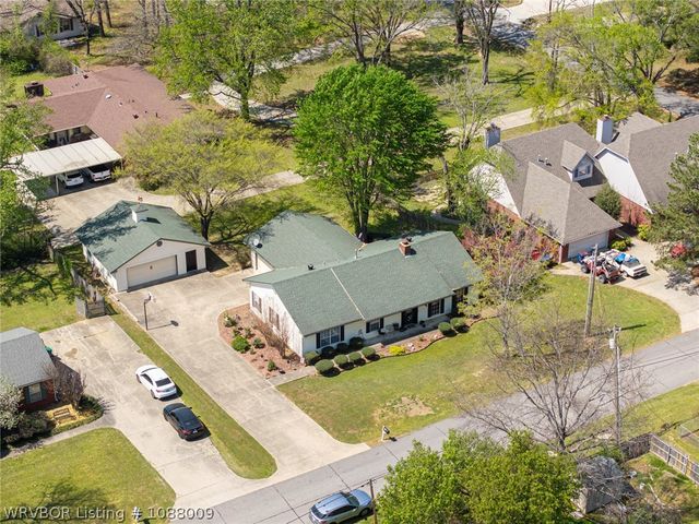 1704 Weeks Lane, Fort Smith, AR 72903