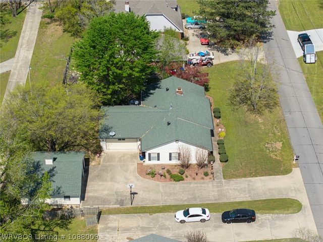 1704 Weeks Lane, Fort Smith, AR 72903