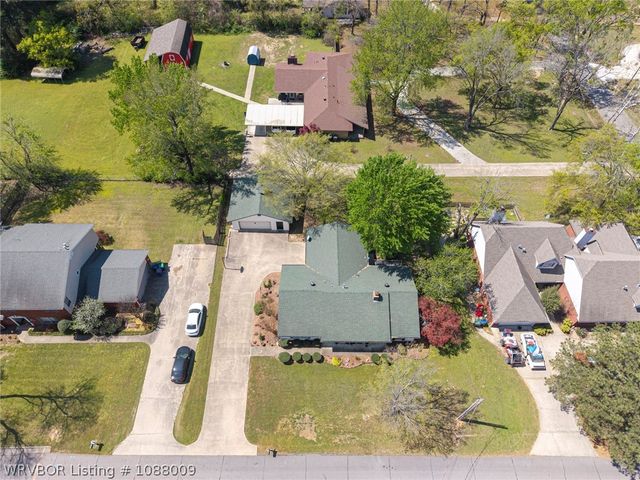 1704 Weeks Lane, Fort Smith, AR 72903